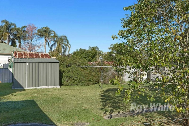 Photo - 17 Brougham Avenue, Fennell Bay NSW 2283 - Image 6