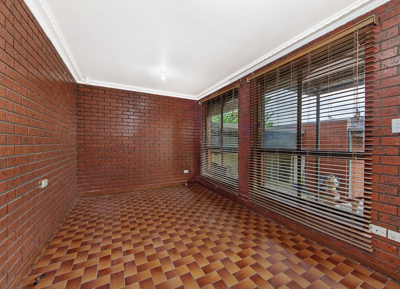 Photo - 17 Browne Avenue, St Albans VIC 3021 - Image 5