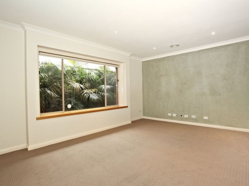 Photo - 17 Bruce Street, Cranbourne VIC 3977 - Image 7