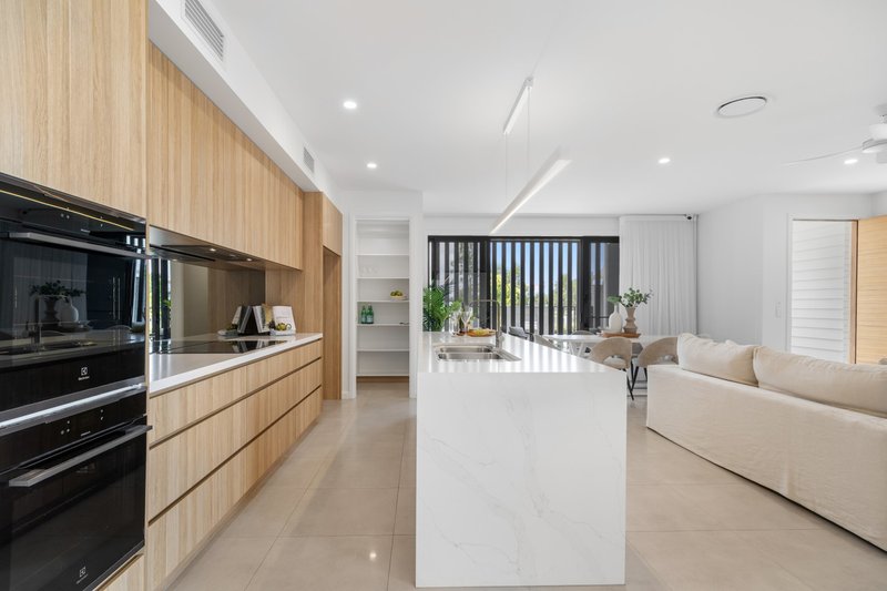 Photo - 17 Bulwer Drive, Pelican Waters QLD 4551 - Image 2