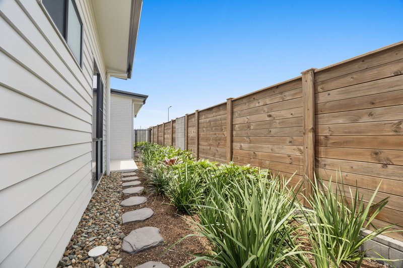 Photo - 17 Bulwer Drive, Pelican Waters QLD 4551 - Image 20