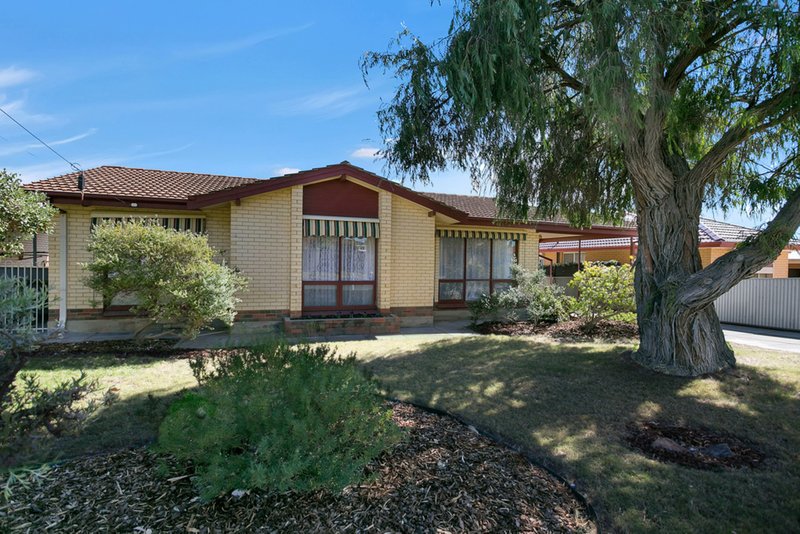 Photo - 17 Burns Court, Morphett Vale SA 5162 - Image 2