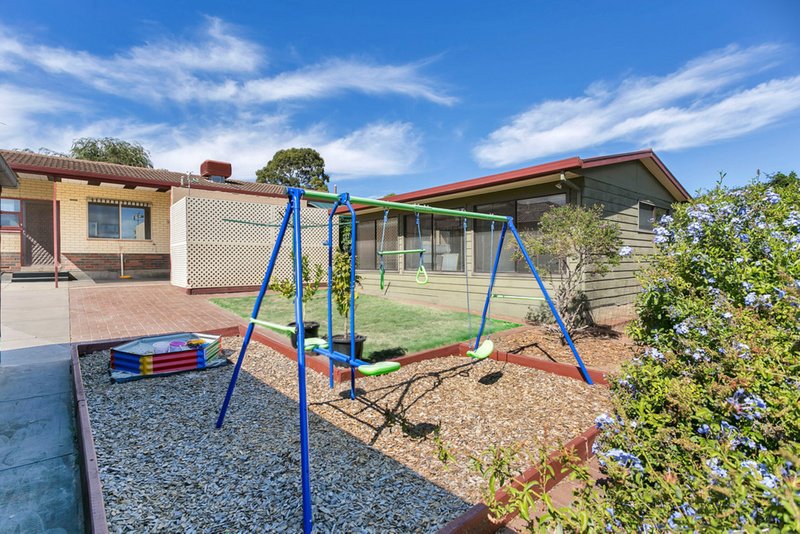 Photo - 17 Burns Court, Morphett Vale SA 5162 - Image 17