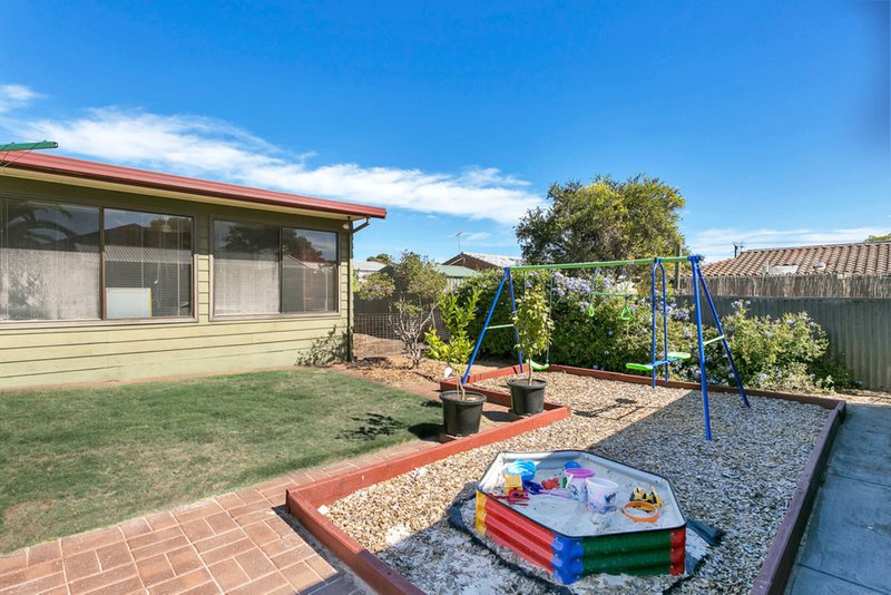 Photo - 17 Burns Court, Morphett Vale SA 5162 - Image 18