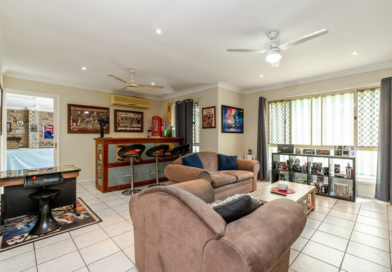 Photo - 17 Burrinjuck Street, Marsden QLD 4132 - Image 3