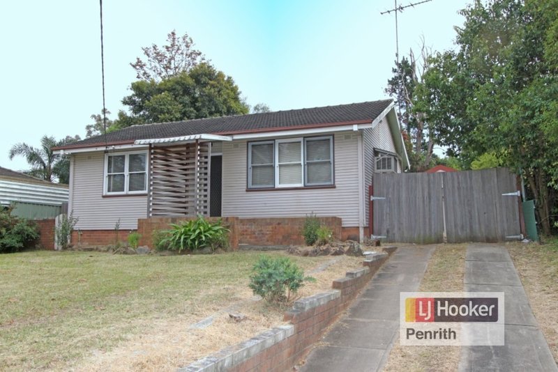 Photo - 17 Butler Crescent, South Penrith NSW 2750 - Image 9