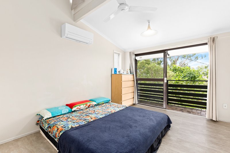 Photo - 17 Byambee Street, Kenmore QLD 4069 - Image 6