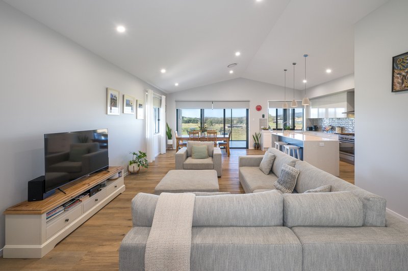 Photo - 17 Caballo Way, Winya QLD 4515 - Image 2