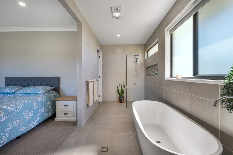 Photo - 17 Caballo Way, Winya QLD 4515 - Image 13