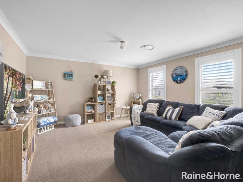 Photo - 17 Cain Drive, Kelso NSW 2795 - Image 6