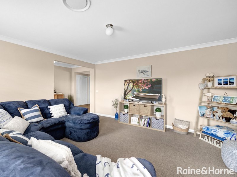 Photo - 17 Cain Drive, Kelso NSW 2795 - Image 7