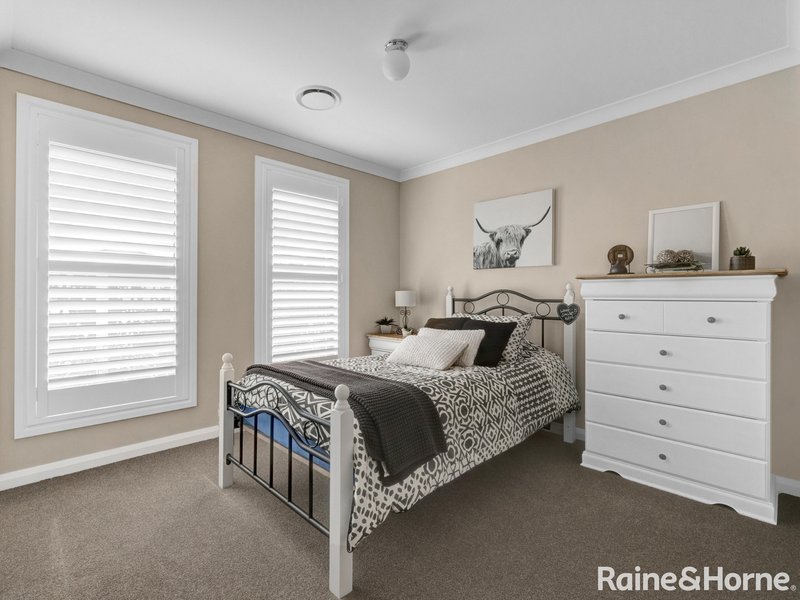 Photo - 17 Cain Drive, Kelso NSW 2795 - Image 11