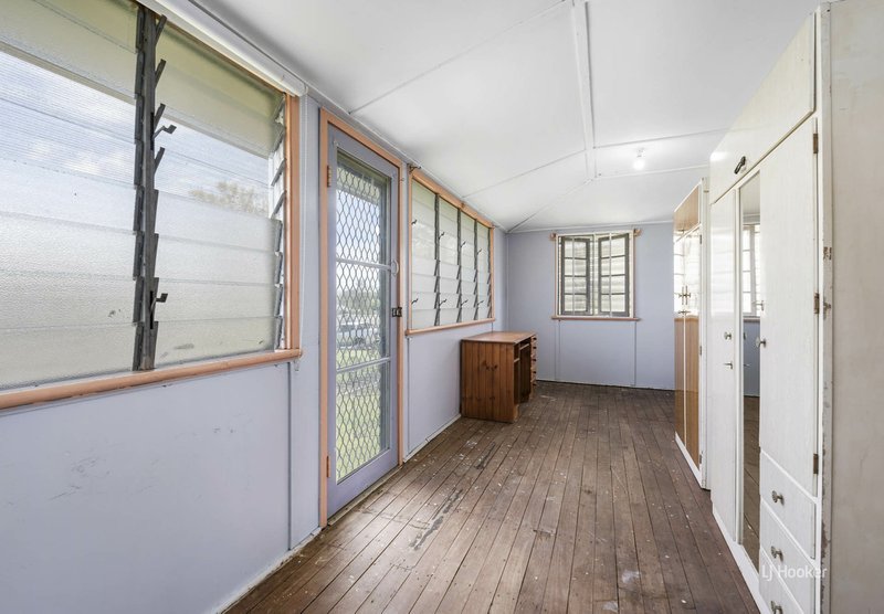 Photo - 17 Cairnscroft Street, Toogoolawah QLD 4313 - Image 11