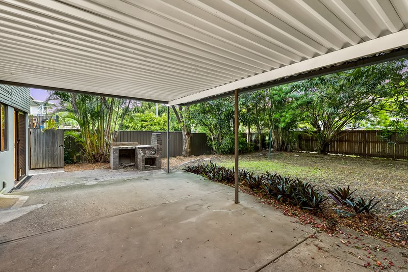 Photo - 17 Camelia Avenue, Everton Hills QLD 4053 - Image 14