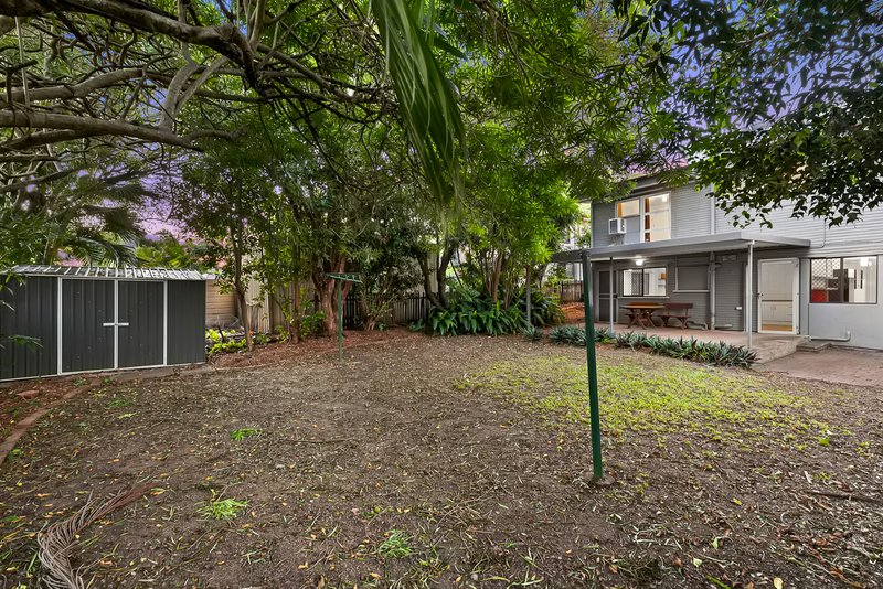 Photo - 17 Camelia Avenue, Everton Hills QLD 4053 - Image 15