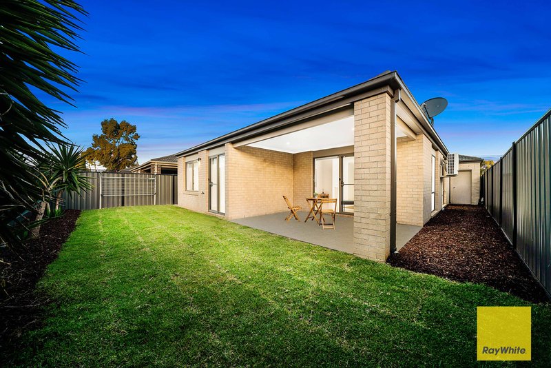 Photo - 17 Camelot Drive, Tarneit VIC 3029 - Image 16