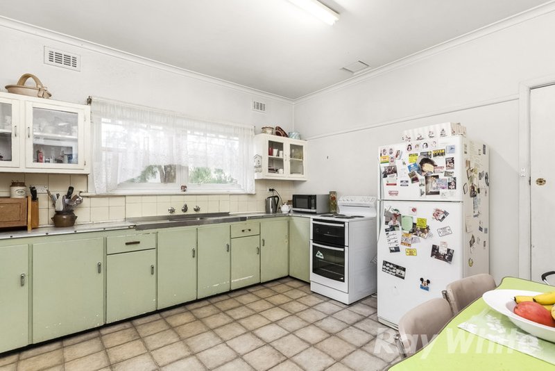 Photo - 17 Cameron Road, Box Hill North VIC 3129 - Image 3