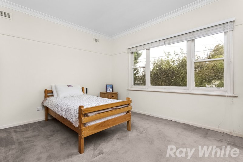 Photo - 17 Cameron Road, Box Hill North VIC 3129 - Image 6