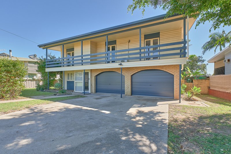 Photo - 17 Campbell Street, Clinton QLD 4680 - Image 4