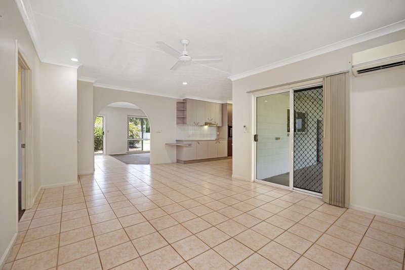 Photo - 17 Campion Circle, Kirwan QLD 4817 - Image 2