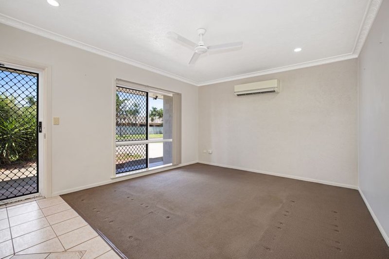 Photo - 17 Campion Circle, Kirwan QLD 4817 - Image 4