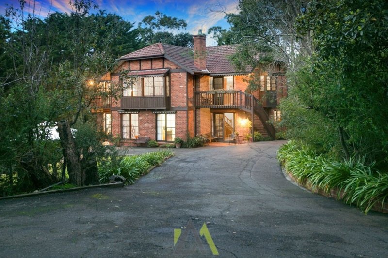 17 Canadian Bay Road, Mount Eliza VIC 3930