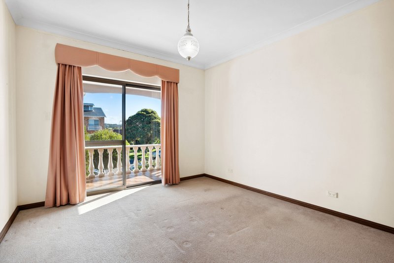 Photo - 17 Candlewood Street, Bossley Park NSW 2176 - Image 10