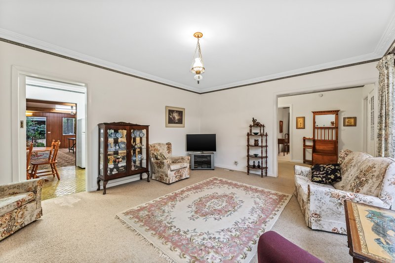 Photo - 17 Canora Street, Blackburn South VIC 3130 - Image 2