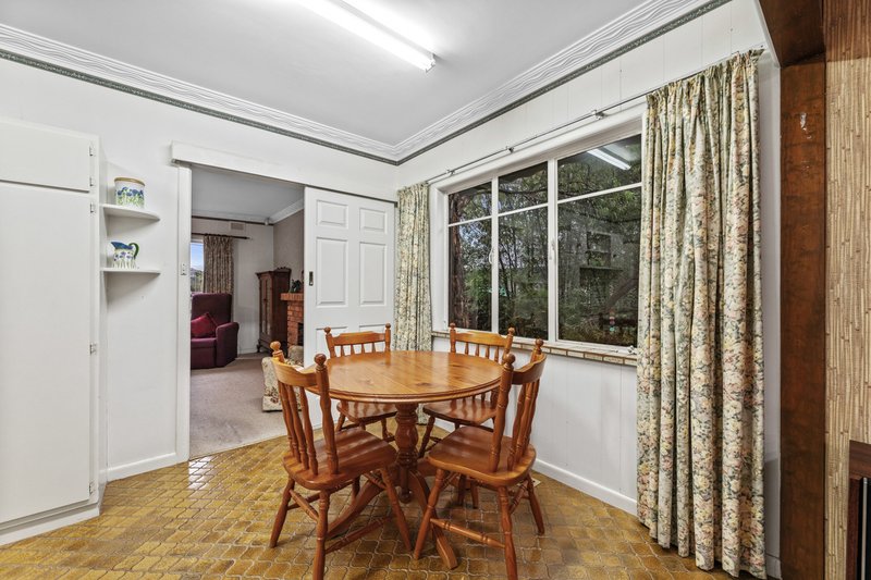Photo - 17 Canora Street, Blackburn South VIC 3130 - Image 6