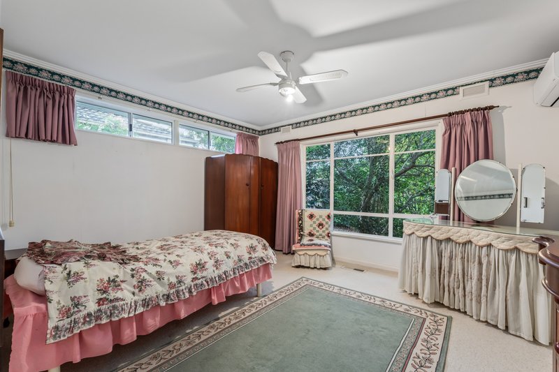 Photo - 17 Canora Street, Blackburn South VIC 3130 - Image 9