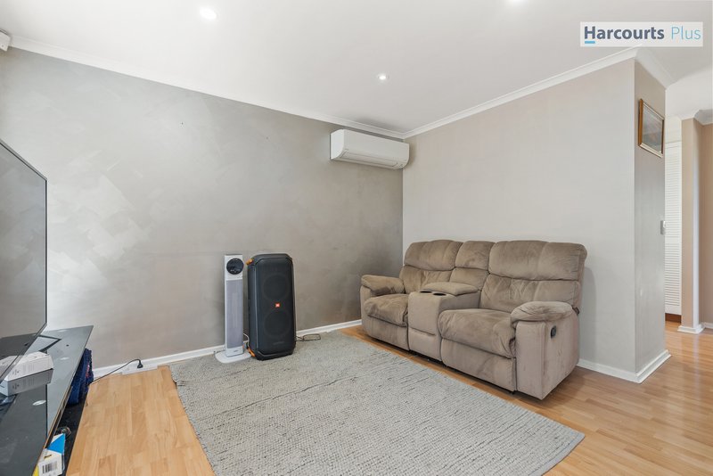 Photo - 17 Caprice Street, Hallett Cove SA 5158 - Image 3