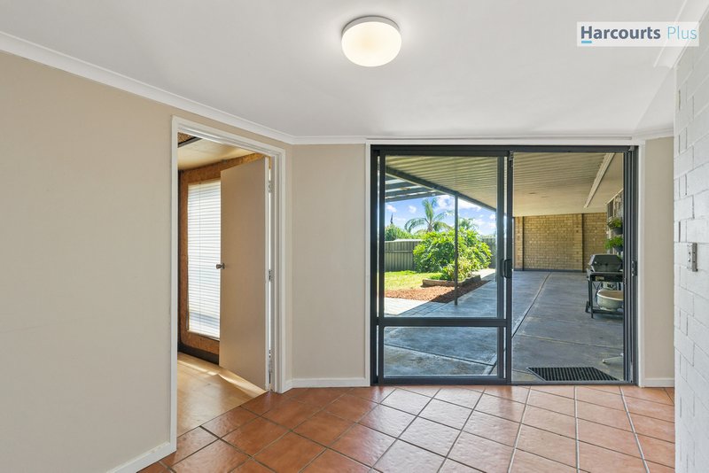 Photo - 17 Caprice Street, Hallett Cove SA 5158 - Image 6