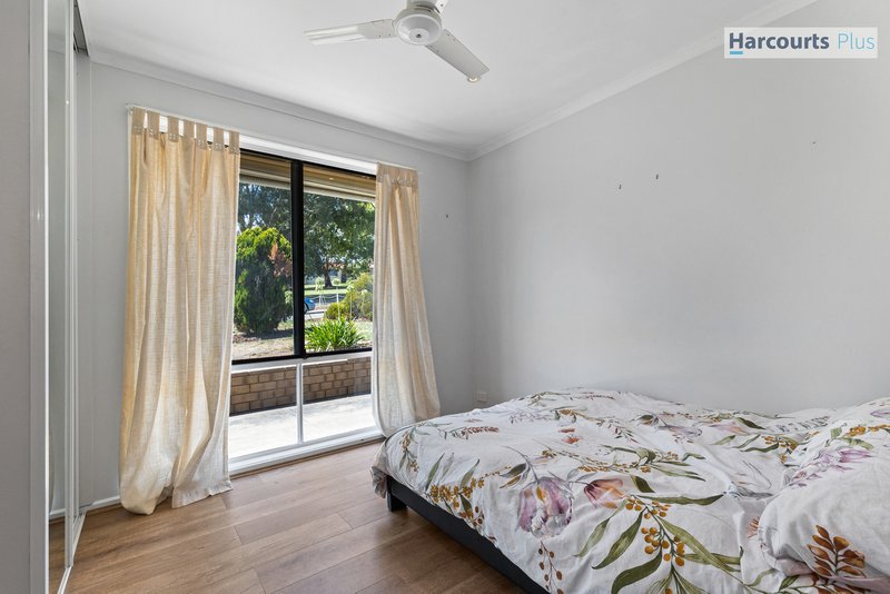 Photo - 17 Caprice Street, Hallett Cove SA 5158 - Image 8