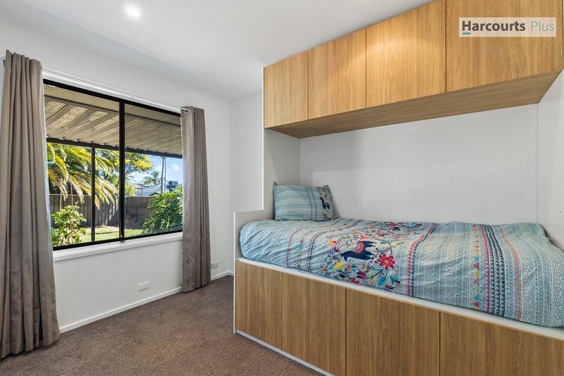 Photo - 17 Caprice Street, Hallett Cove SA 5158 - Image 9