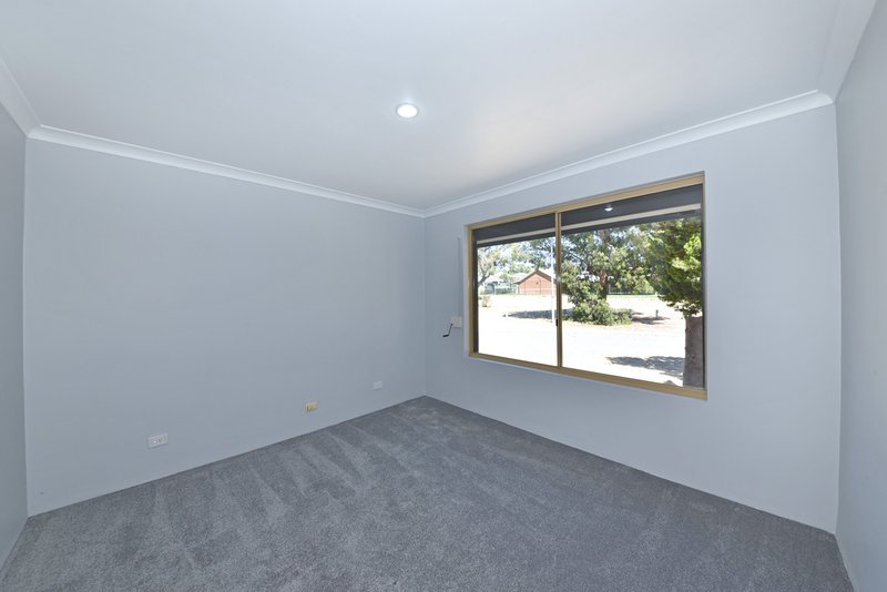 Photo - 17 Carberry Square, Clarkson WA 6030 - Image 6