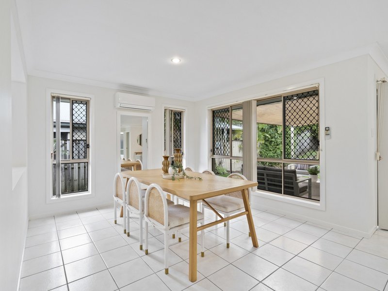Photo - 17 Carmarthen Circuit, Pacific Pines QLD 4211 - Image 4