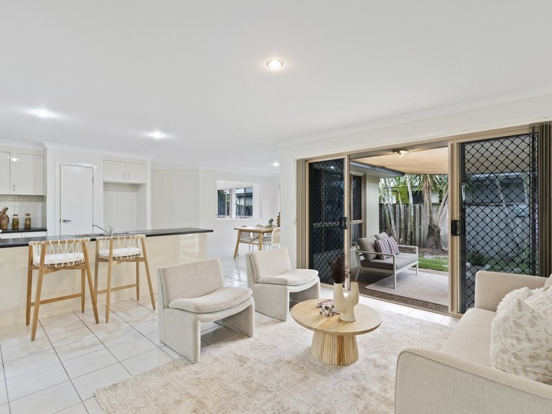 Photo - 17 Carmarthen Circuit, Pacific Pines QLD 4211 - Image 6