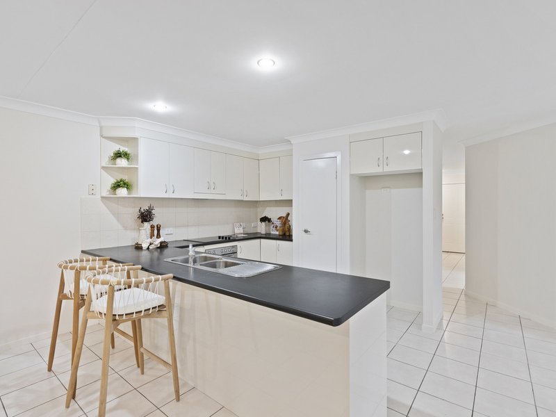 Photo - 17 Carmarthen Circuit, Pacific Pines QLD 4211 - Image 7