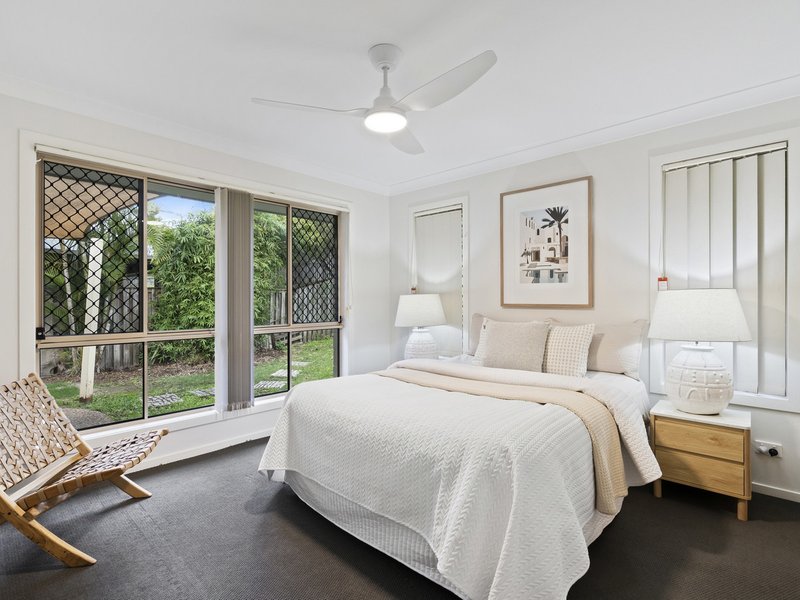 Photo - 17 Carmarthen Circuit, Pacific Pines QLD 4211 - Image 11