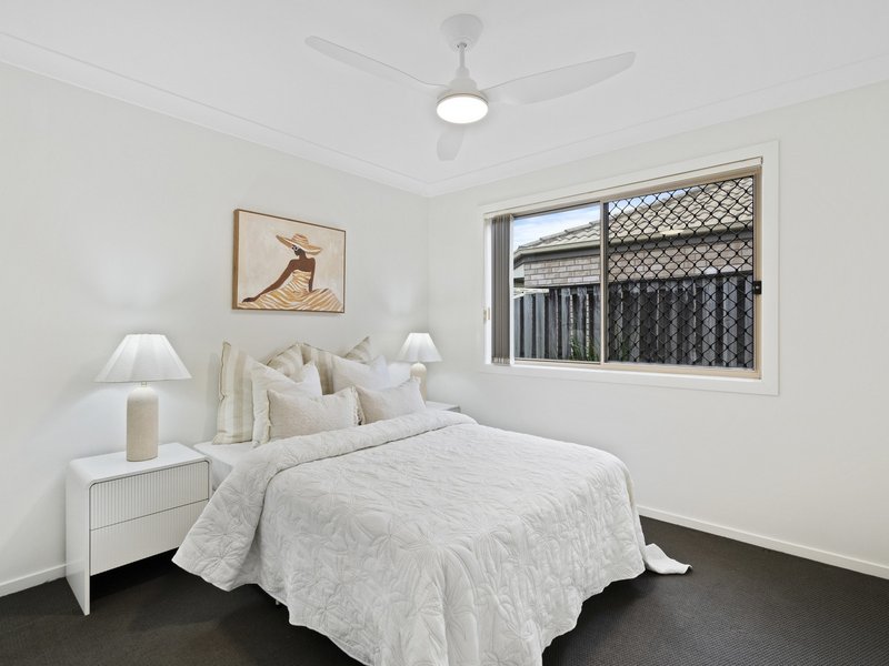 Photo - 17 Carmarthen Circuit, Pacific Pines QLD 4211 - Image 14