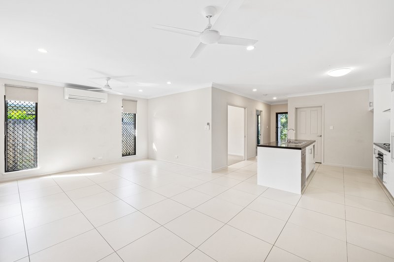 Photo - 17 Carter Close, Smithfield QLD 4878 - Image 3