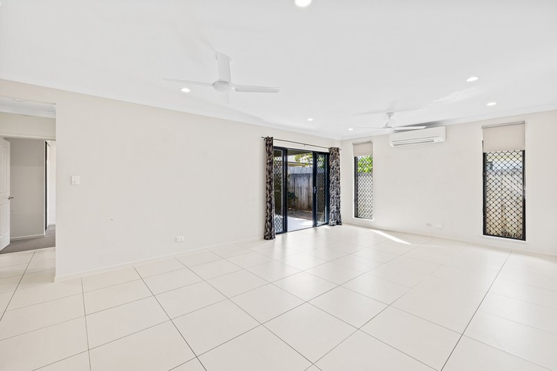 Photo - 17 Carter Close, Smithfield QLD 4878 - Image 4