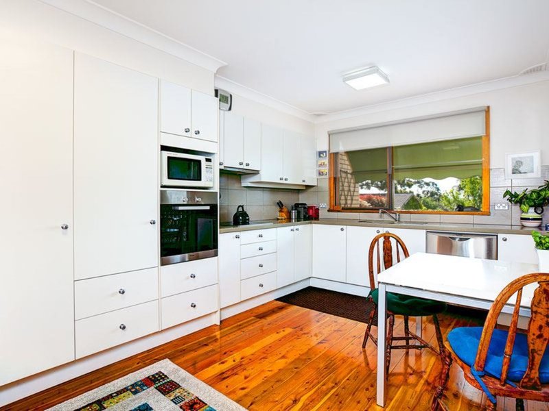 Photo - 17 Carver Crescent, Baulkham Hills NSW 2153 - Image 2