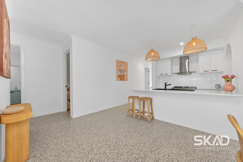 Photo - 17 Caseys Way, Donnybrook VIC 3064 - Image 6