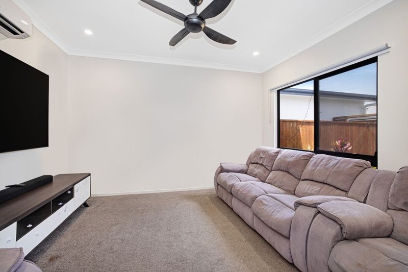 Photo - 17 Castleview Lane, Garbutt QLD 4814 - Image 3