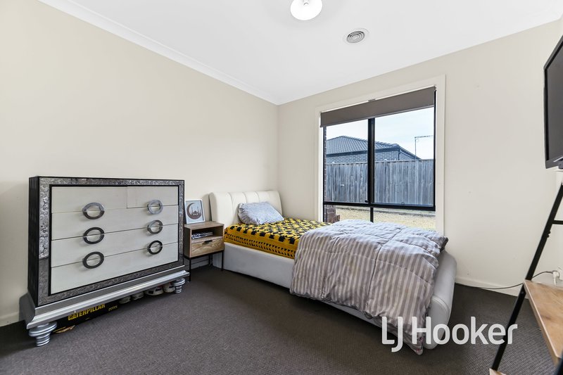 Photo - 17 Cavendish Avenue, Clyde VIC 3978 - Image 8