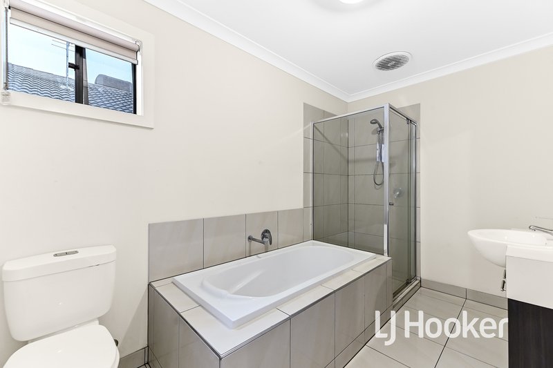 Photo - 17 Cavendish Avenue, Clyde VIC 3978 - Image 9