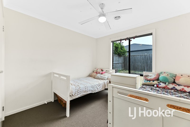 Photo - 17 Cavendish Avenue, Clyde VIC 3978 - Image 11