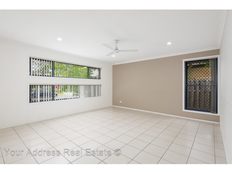 Photo - 17 Cedarwood Street, Berrinba QLD 4117 - Image 4