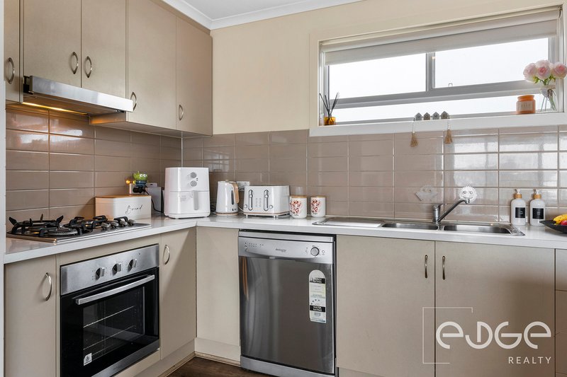 Photo - 17 Centenary Circuit, Andrews Farm SA 5114 - Image 9